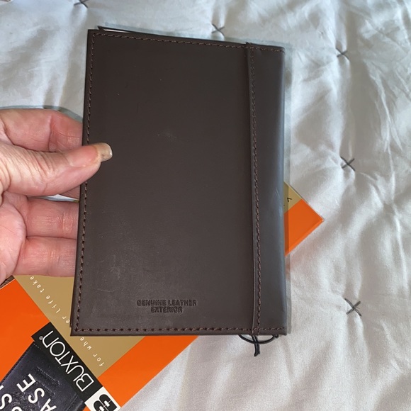BUXTON  Brown Genuine Leather Passport Case Insurance Card holder NIP 2 pockets - Picture 6 of 10